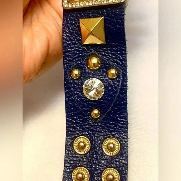 Stylish watches  for stylish ladies 😇 - Picture 5 of 6